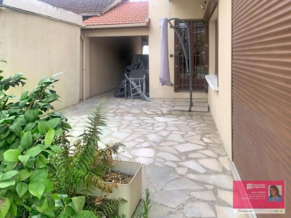 Le Blanc-Mesnil  Quartier du Coudray  Maison familiale d'environ 230 m² avec jardin, dépendance