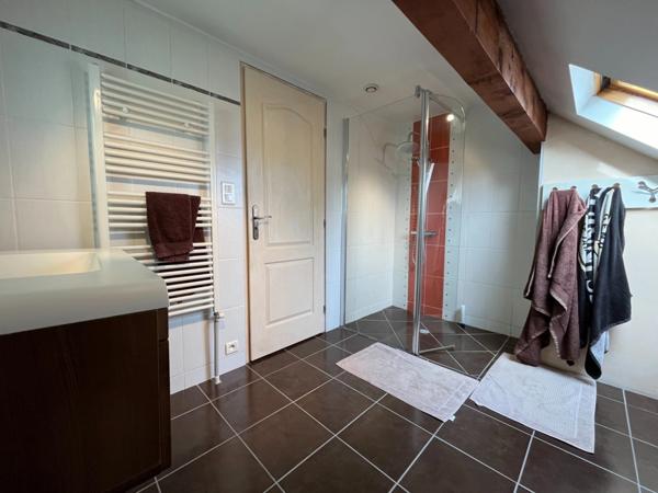 BEAU PAVILLON D'ARCHITECTE 5 CHAMBRES 3000M² DE TERRAIN PLAT