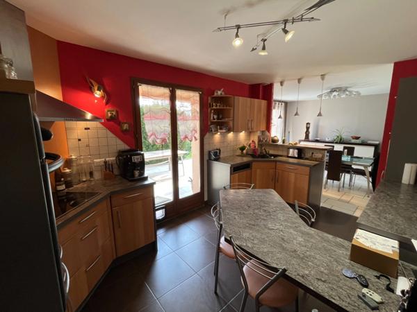 BEAU PAVILLON D'ARCHITECTE 5 CHAMBRES 3000M² DE TERRAIN PLAT