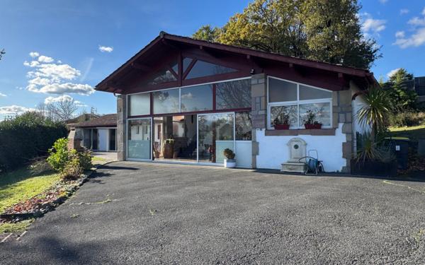 Maison à vendre    6 pièces • 150 m2 Ustaritz