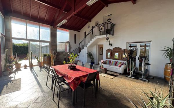 Maison à vendre    6 pièces • 150 m2 Ustaritz