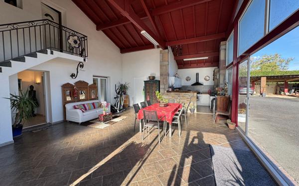 Maison à vendre    6 pièces • 150 m2 Ustaritz