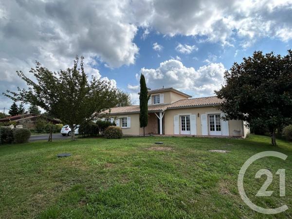 Maison à vendre  6 pièces - 156 m2 ST SAVIN - 33