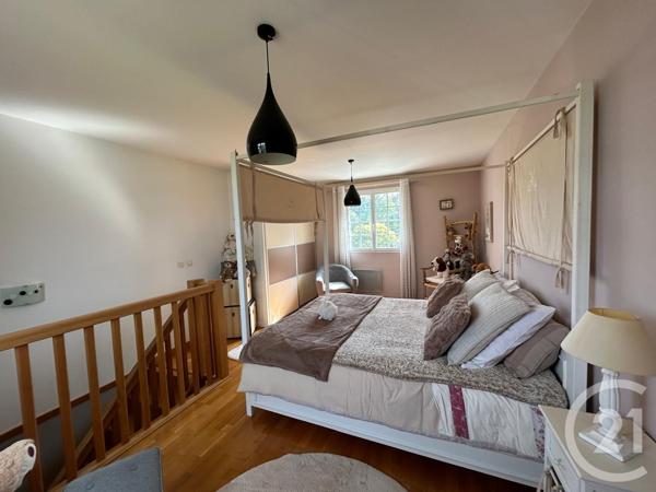 Maison à vendre  6 pièces - 156 m2 ST SAVIN - 33