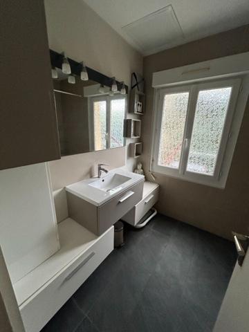 33100 BORDEAUX - Appartement  meublé de type 3 au 1er étage -