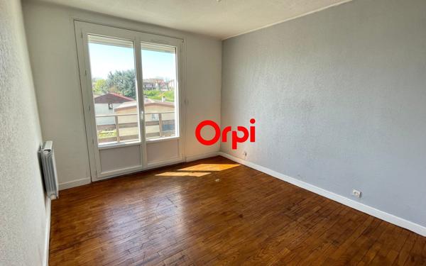 Appartement à vendre    4 pièces •  Rives