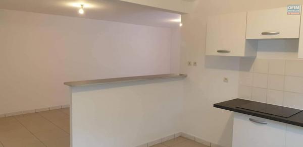 A vendre ce bel appartement de type T2 (une chambre) ( 0692540262 Henri TAFA)