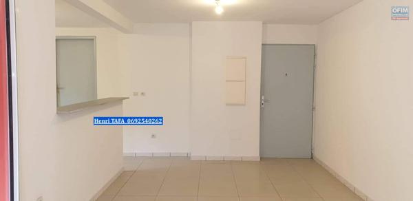 A vendre ce bel appartement de type T2 (une chambre) ( 0692540262 Henri TAFA)