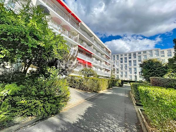 A VENDRE CHILLY-MAZARIN Appartement F4 81,23 m² avec balcon et parking - résidence les peupliers, proche de la plaine de Balizy, du T12 et du bus 297