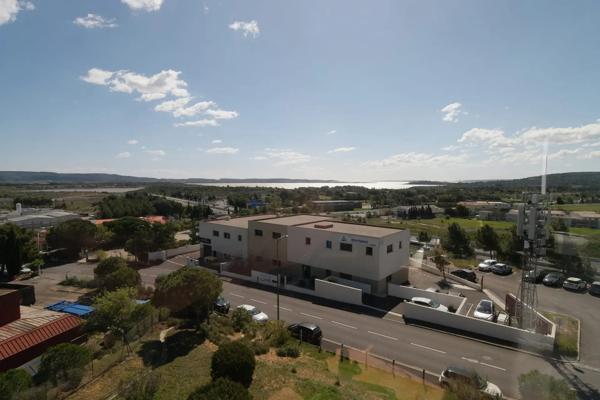 Bureaux et entrepôt emblématiques
