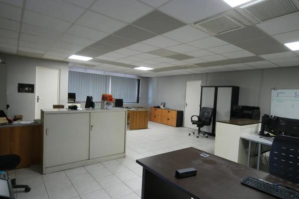 Bureaux et entrepôt emblématiques