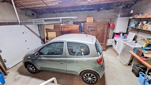 Villa quatre faces de 135 m² avec quatre chambres et garage sur une parcelle de 846 m²