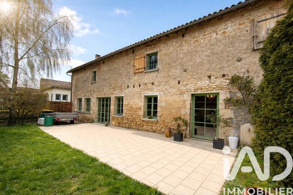 Maison à vendre 4 pièces 175 m² Valence-en-Poitou