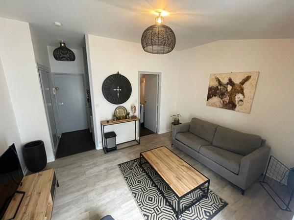 A LOUER STUDIO MEUBLE LA ROCHELLE ST NICOLAS