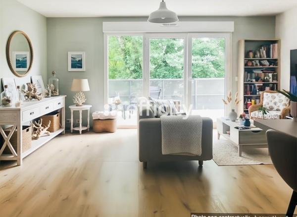 Appartement
         2 pièces
        - 54 m² 340 000 € *