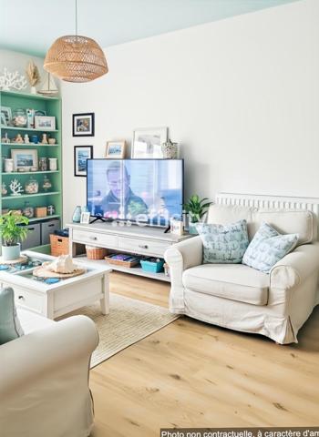 Appartement
         2 pièces
        - 54 m² 340 000 € *