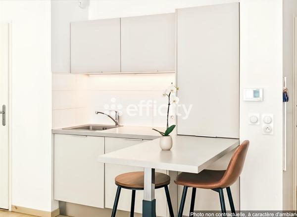 Appartement
         2 pièces
        - 54 m² 340 000 € *