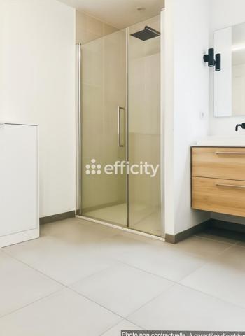 Appartement
         2 pièces
        - 54 m² 340 000 € *
