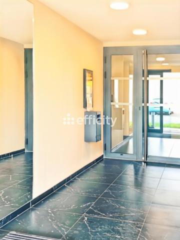 Appartement
         2 pièces
        - 54 m² 340 000 € *