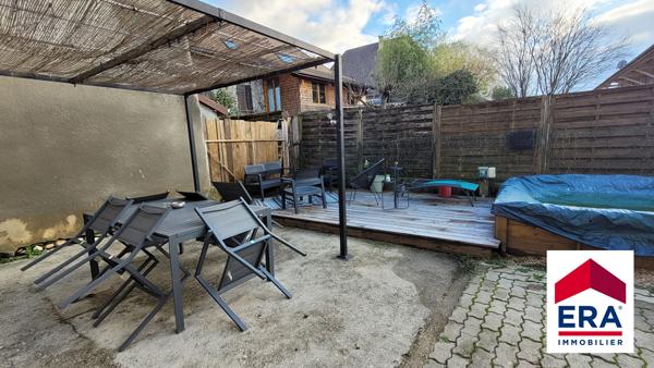 Maison de caractère de 101 m² avec terrasse, piscine et atelier