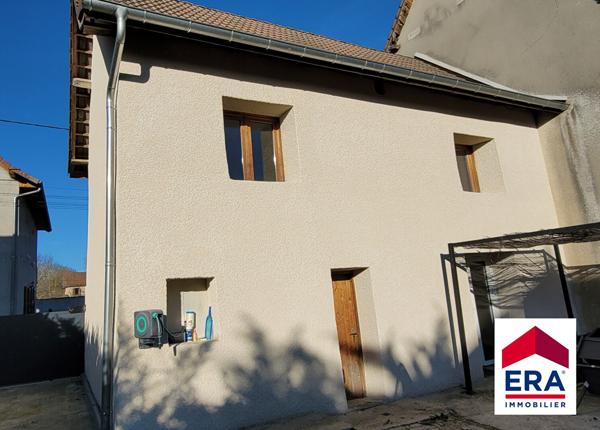 Maison de caractère de 101 m² avec terrasse, piscine et atelier