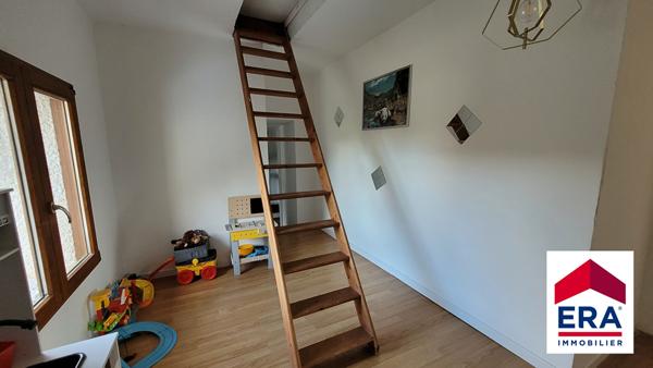 Maison de caractère de 101 m² avec terrasse, piscine et atelier