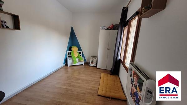 Maison de caractère de 101 m² avec terrasse, piscine et atelier