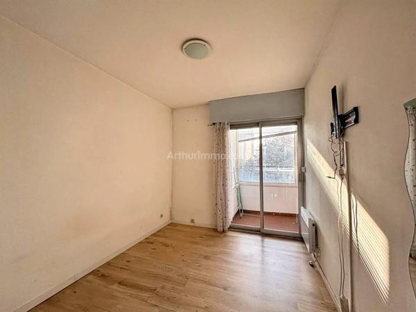 Vente                                                      Appartement
                        
                     3 pièces                      83 m2                     à Ajaccio