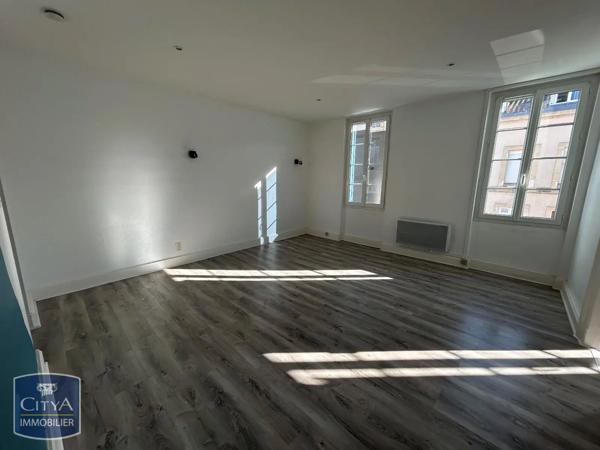 Appartement à louer 2 pièces 60.07m² Agen (47000)