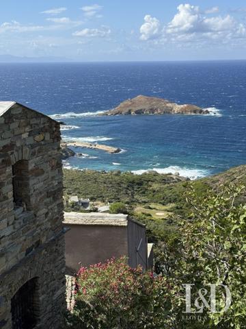 maison de village à rénover. Point de vue unique.