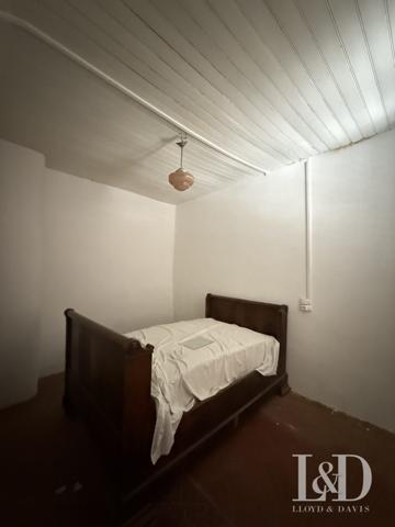 maison de village à rénover. Point de vue unique.