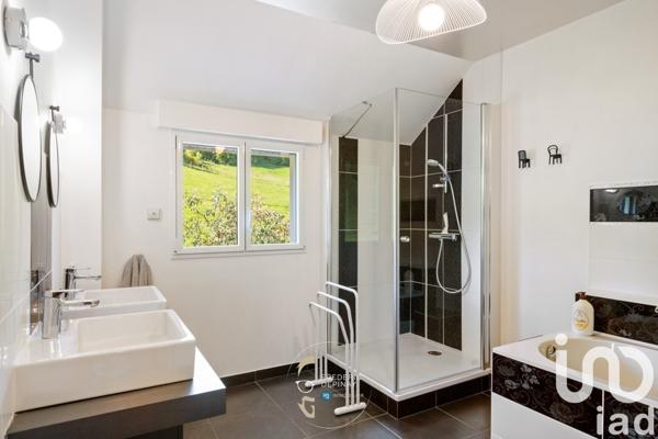 Maison d’architecte 7 pièces de 190 m² à Saint-Aubin-Épinay (76160)