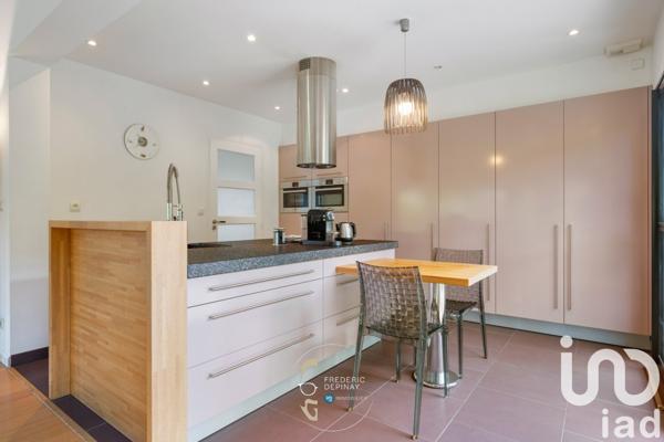 Maison d’architecte 7 pièces de 190 m² à Saint-Aubin-Épinay (76160)