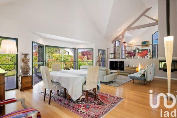 Maison d’architecte 7 pièces de 190 m² à Saint-Aubin-Épinay (76160)