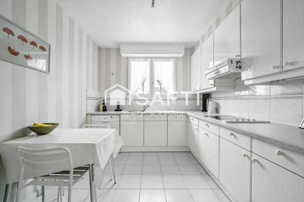 Charmante maison, années 1990, fonctionnelle et en très bon état