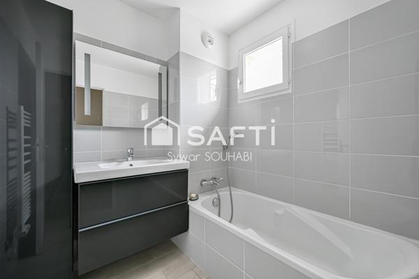 Charmante maison, années 1990, fonctionnelle et en très bon état