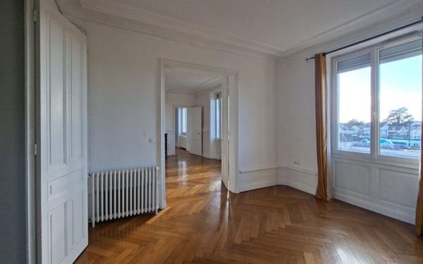 Appartement à vendre    6 pièces • 185 m2 Bourg-en-Bresse