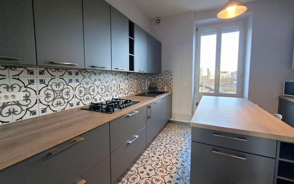 Appartement à vendre    6 pièces • 185 m2 Bourg-en-Bresse