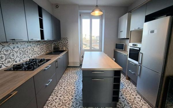 Appartement à vendre    6 pièces • 185 m2 Bourg-en-Bresse