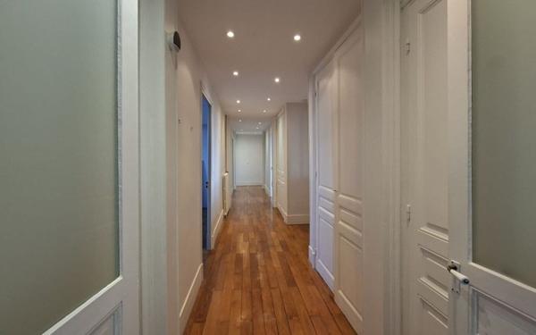 Appartement à vendre    6 pièces • 185 m2 Bourg-en-Bresse