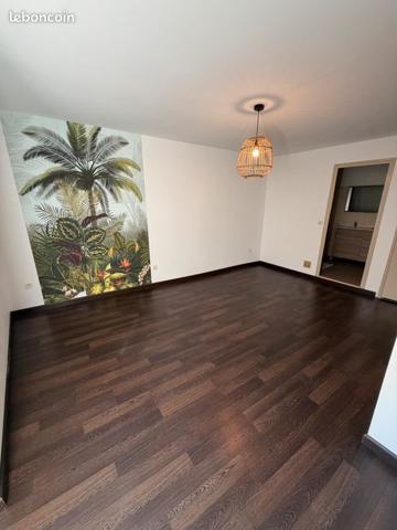 Maison T4 meublée de 114 m² sur la place du village