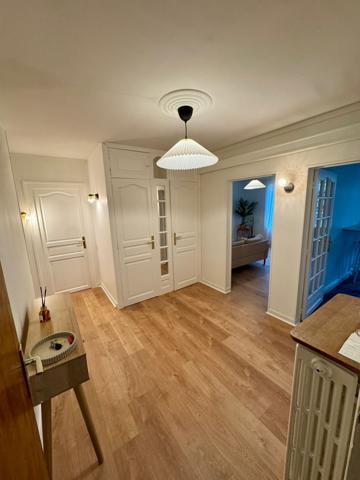 Maison T4 meublée de 114 m² sur la place du village