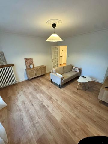 Maison T4 meublée de 114 m² sur la place du village
