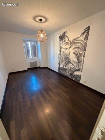 Maison T4 meublée de 114 m² sur la place du village
