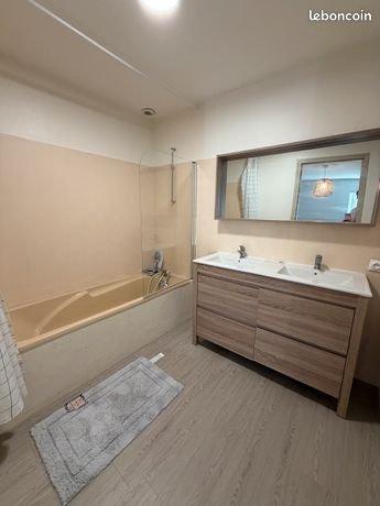 Maison T4 meublée de 114 m² sur la place du village