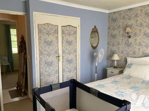 A VENDRE : En campagne, située entre SOUILLAC (Lot - 46) et GOURDON, maison avec gros oeuvre en...