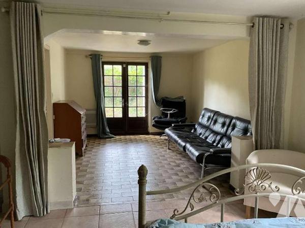 A VENDRE : En campagne, située entre SOUILLAC (Lot - 46) et GOURDON, maison avec gros oeuvre en...