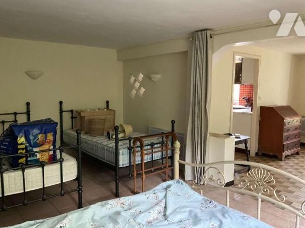 A VENDRE : En campagne, située entre SOUILLAC (Lot - 46) et GOURDON, maison avec gros oeuvre en...