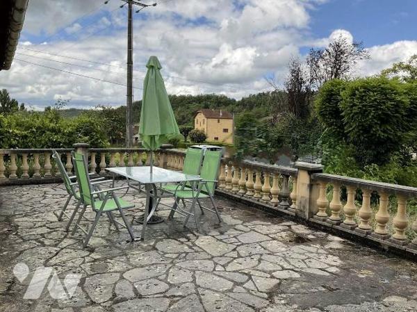 A VENDRE : En campagne, située entre SOUILLAC (Lot - 46) et GOURDON, maison avec gros oeuvre en...