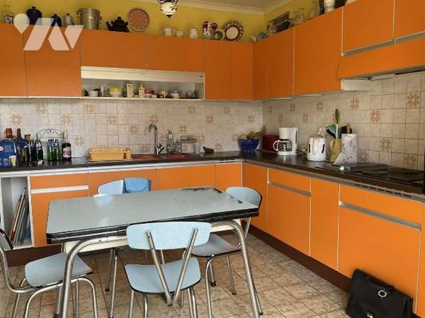 A VENDRE : En campagne, située entre SOUILLAC (Lot - 46) et GOURDON, maison avec gros oeuvre en...